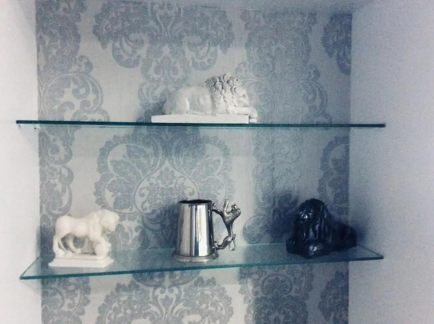 The Lion'S Den On Royal Street