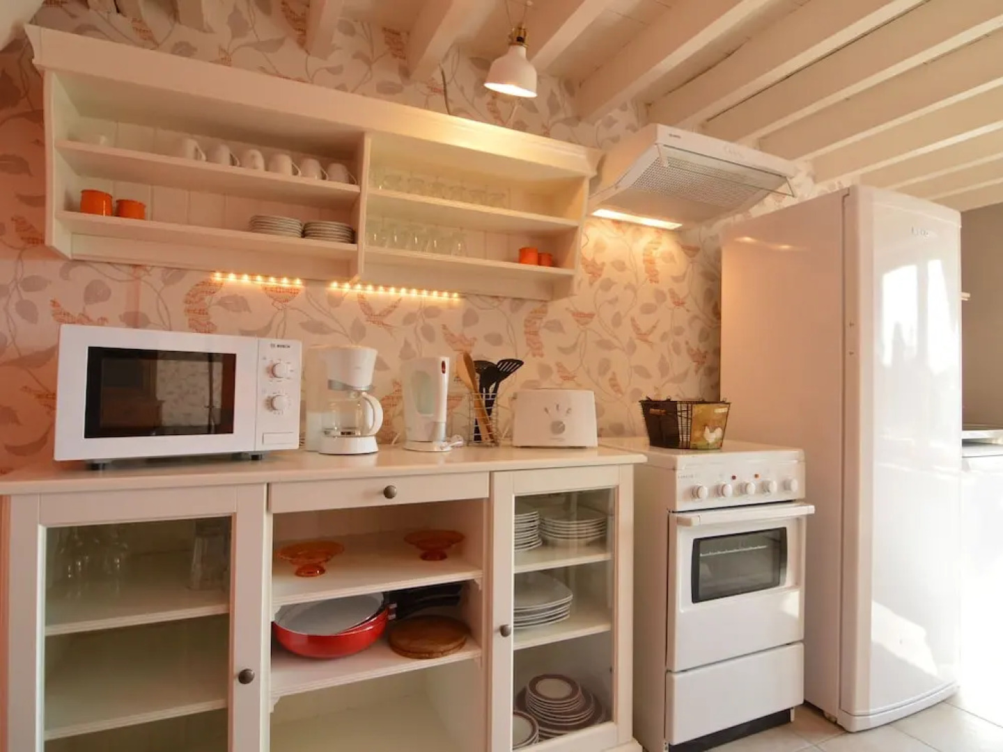 Cottage With Covered Swimming Pool, in a Quiet Location, Less Than 10km From La Roche