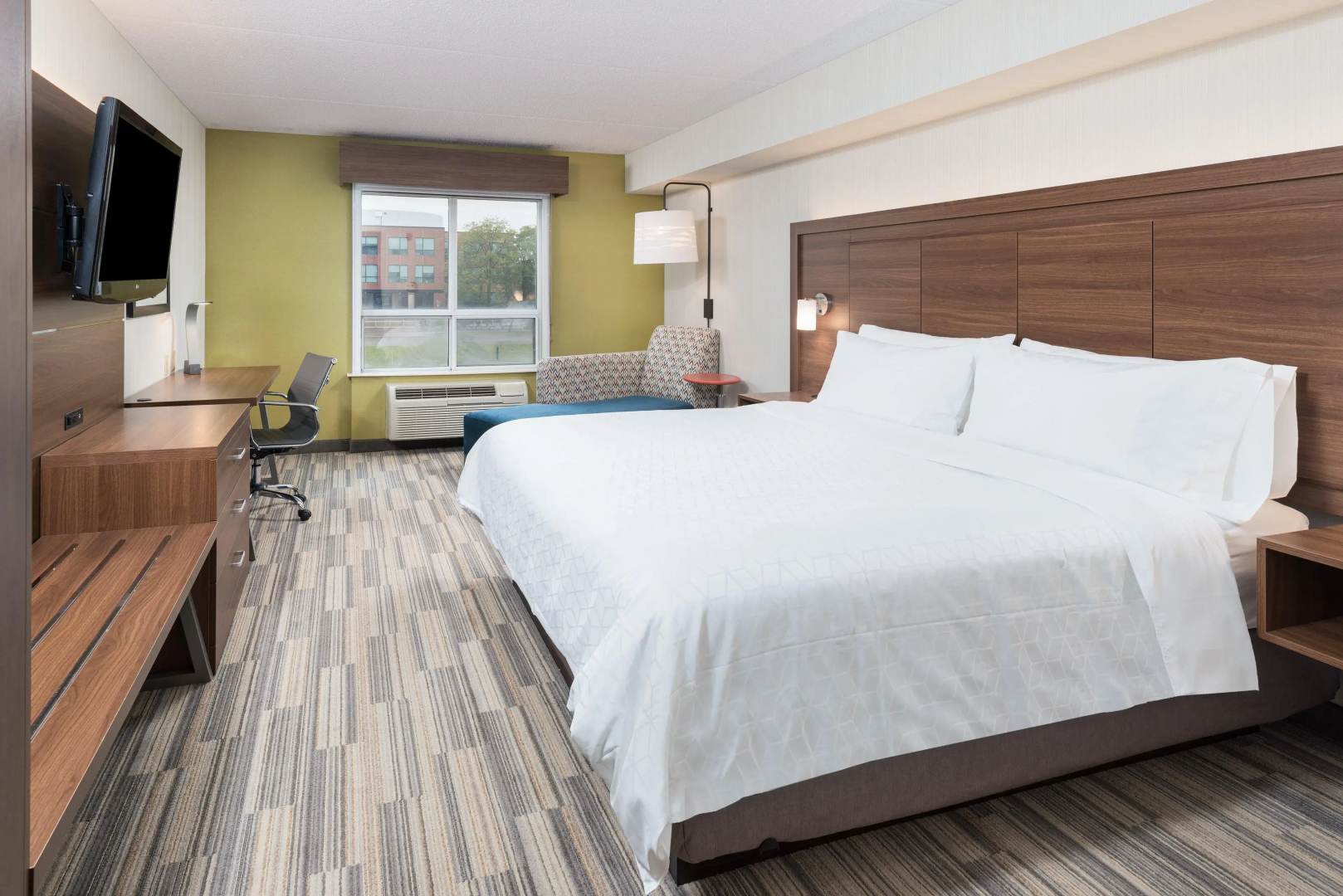 Holiday Inn Express & Suites Milton by IHG
