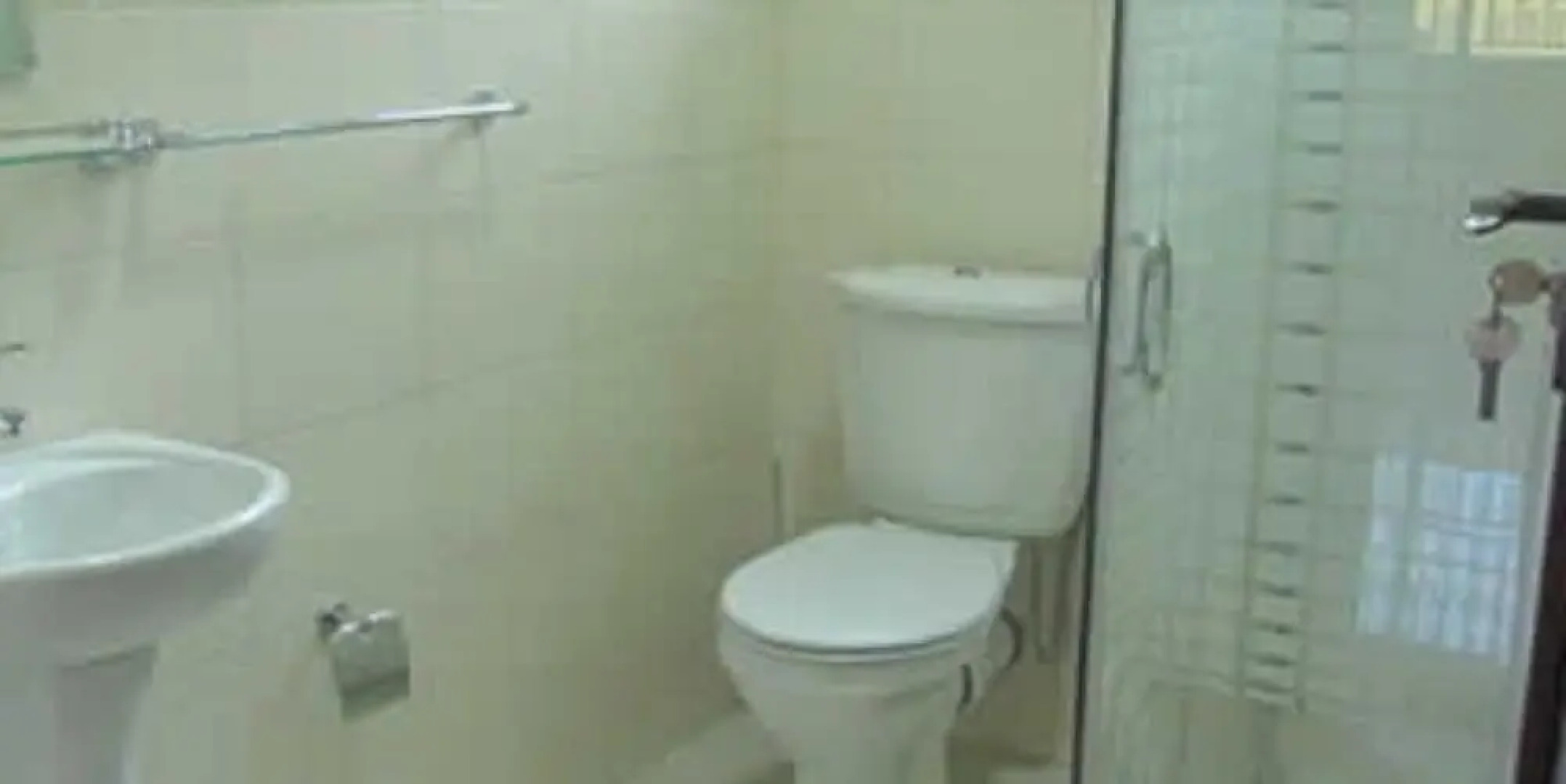 Ssese Islands Beach Hotel - Hostel