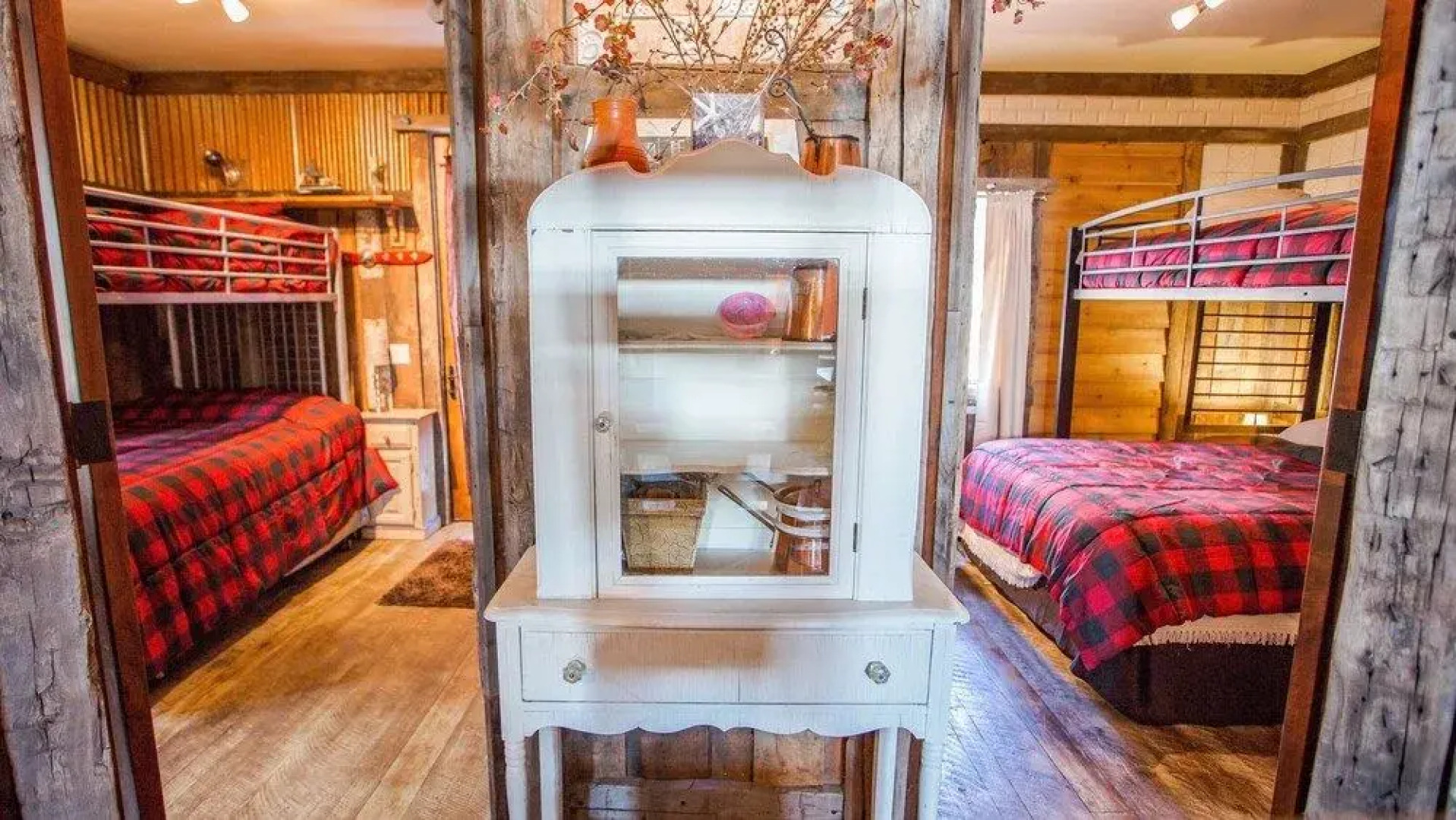 Downtown Grand Lake - 316 Grand Ave 2 Bedroom Home by RedAwning