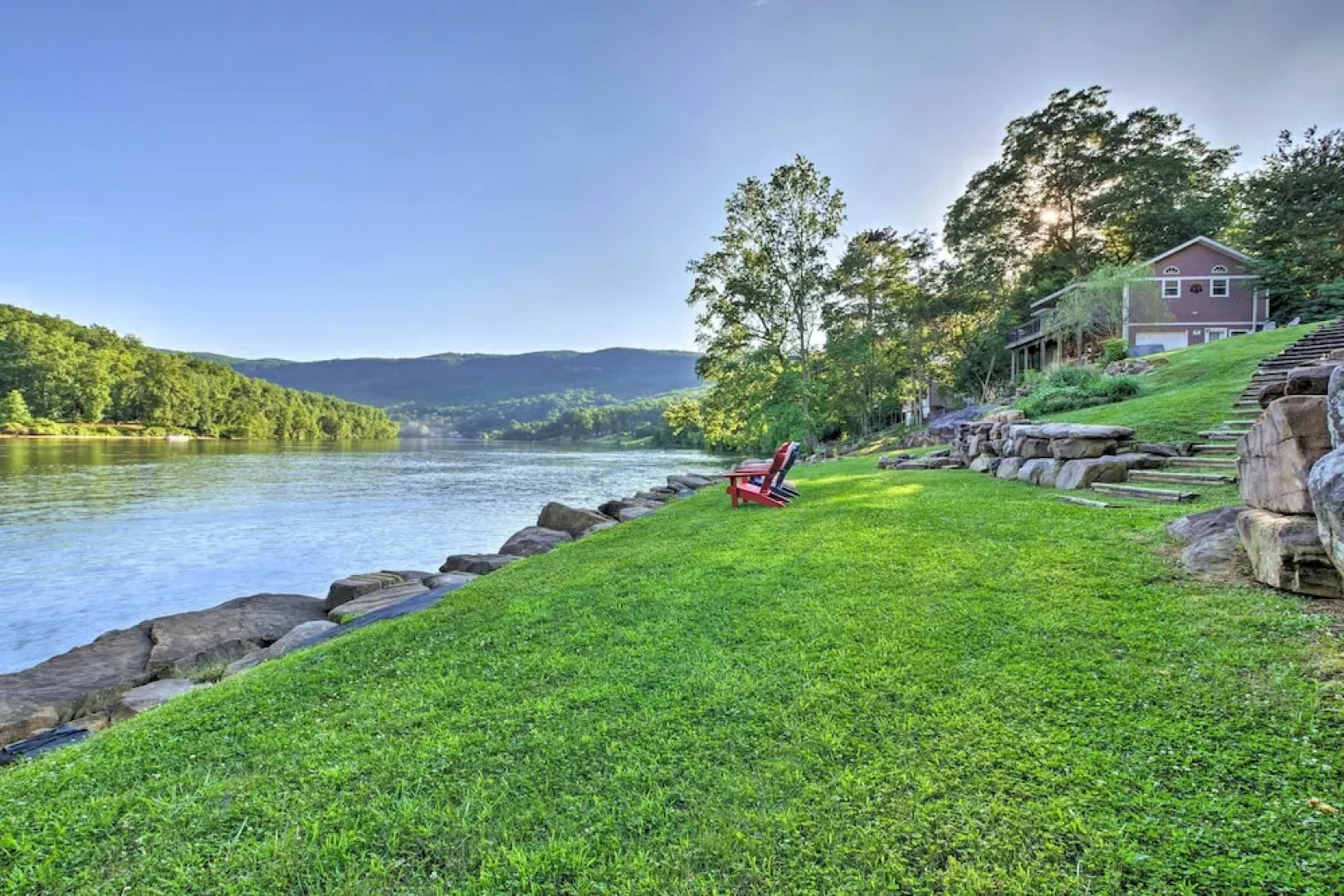 Tenn River Cabin w/ Hot Tub - 10 Mi to Chattanooga