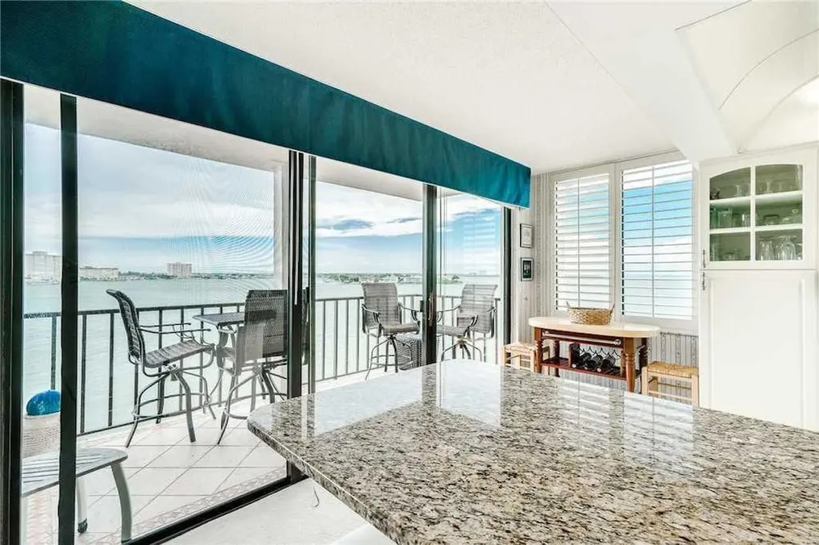 Palma Del Mar E608 - Two Bedroom Condo