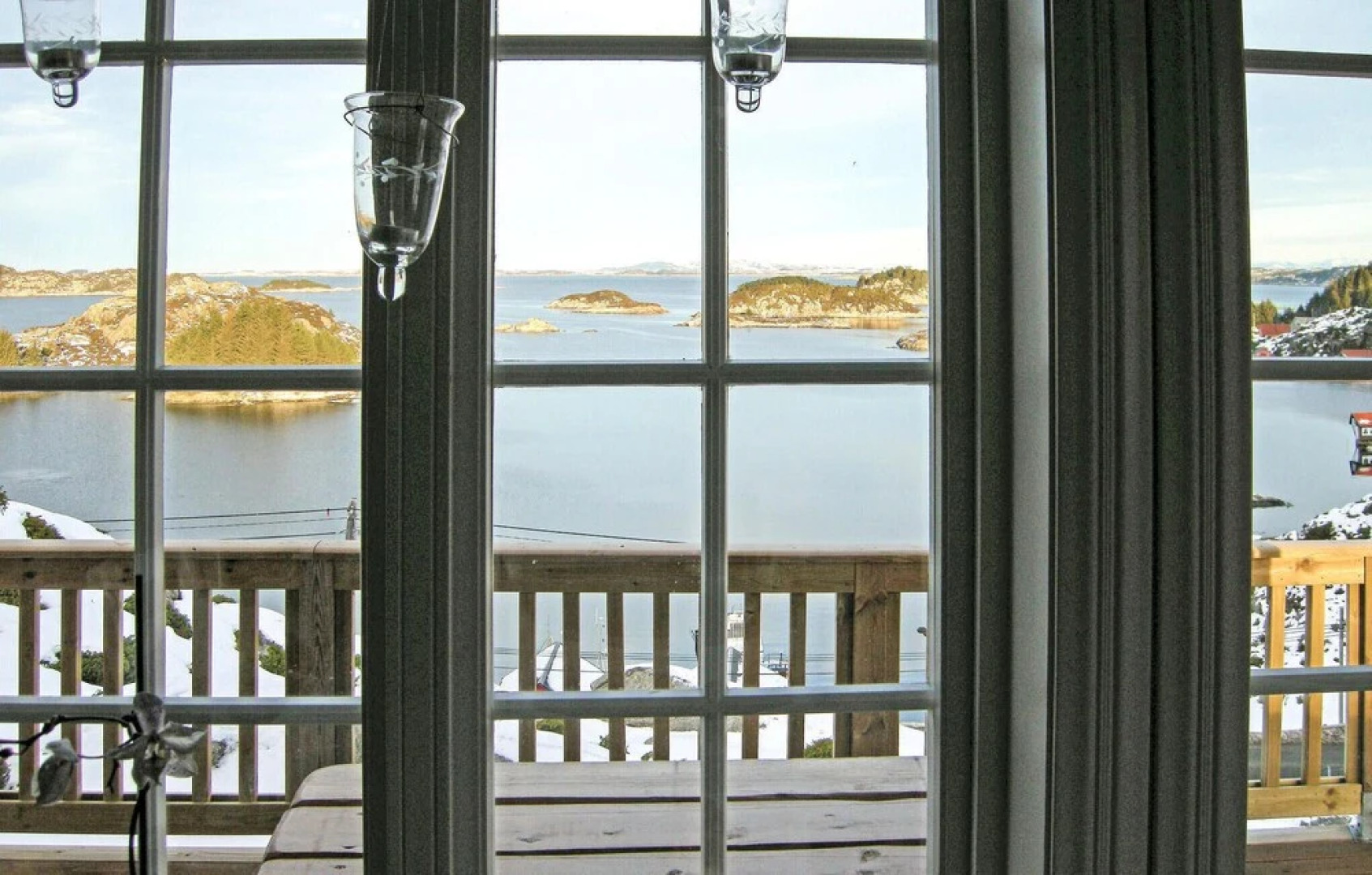 Nice Home in Bekkjarvik With 4 Bedrooms and Wifi