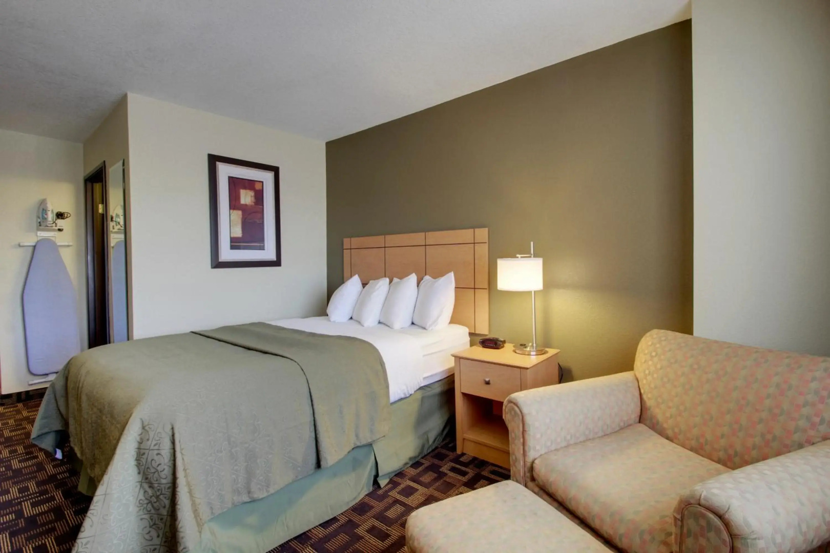Quality Inn & Suites Des Moines Airport