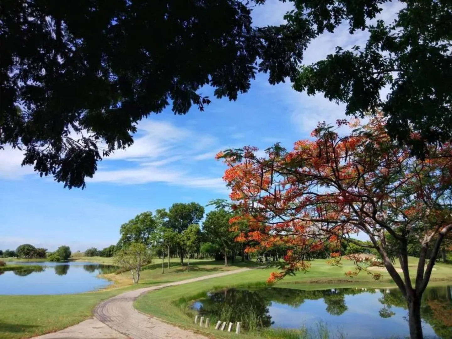 Uniland Golf & Resort