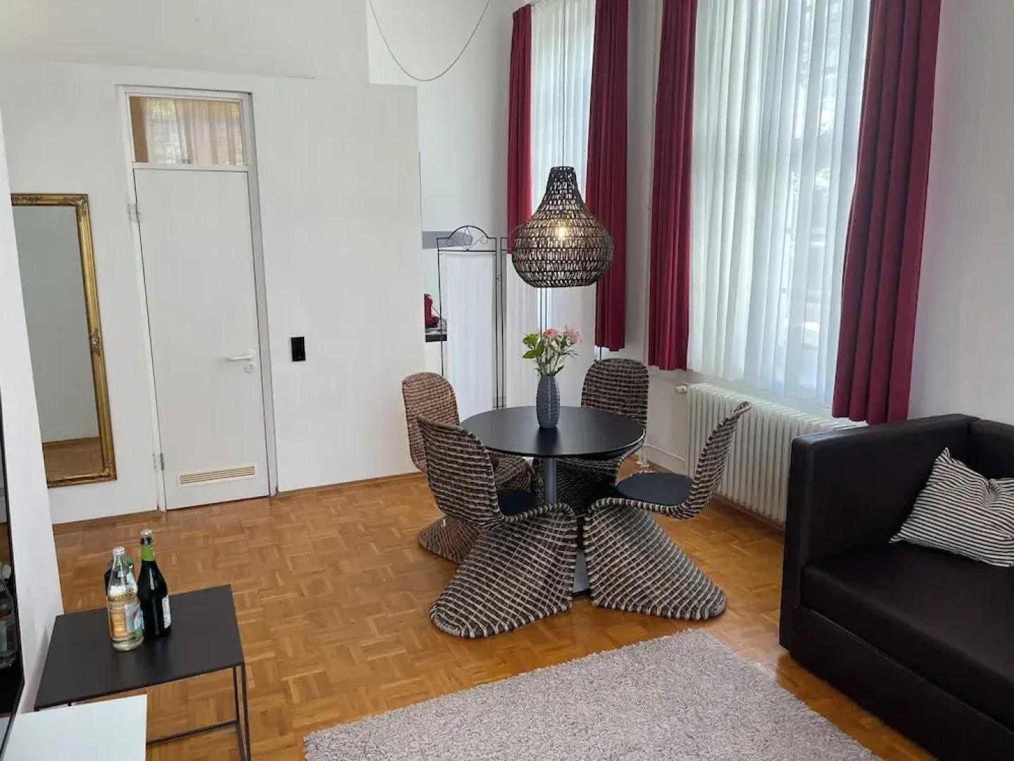 WHLIVING - Apartments & Studios