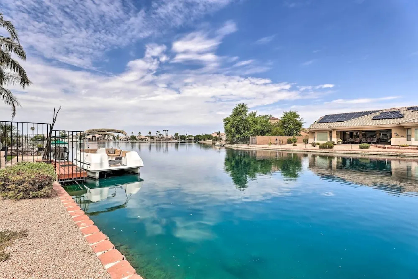 Beautiful Lakefront Peoria Home w/ Community Pool