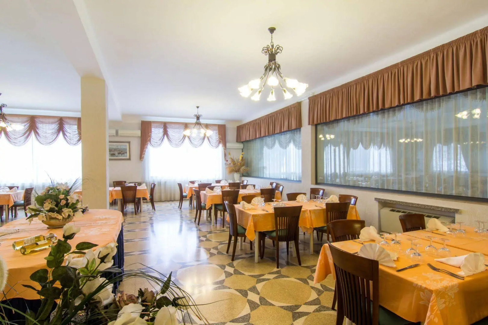 Racar Hotel & Resort