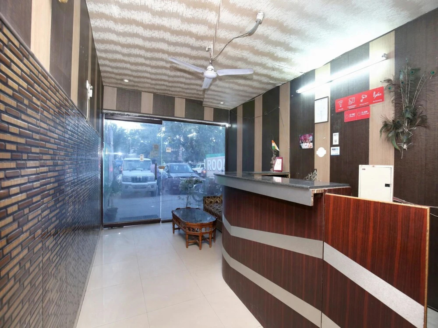 OYO 5906 Hotel Skyfox