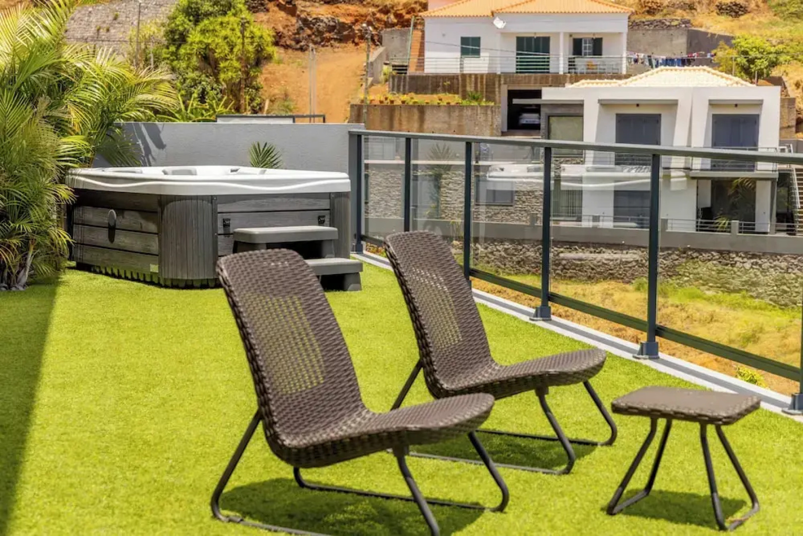 1Br House - Garden & Jacuzzi- Calheta
