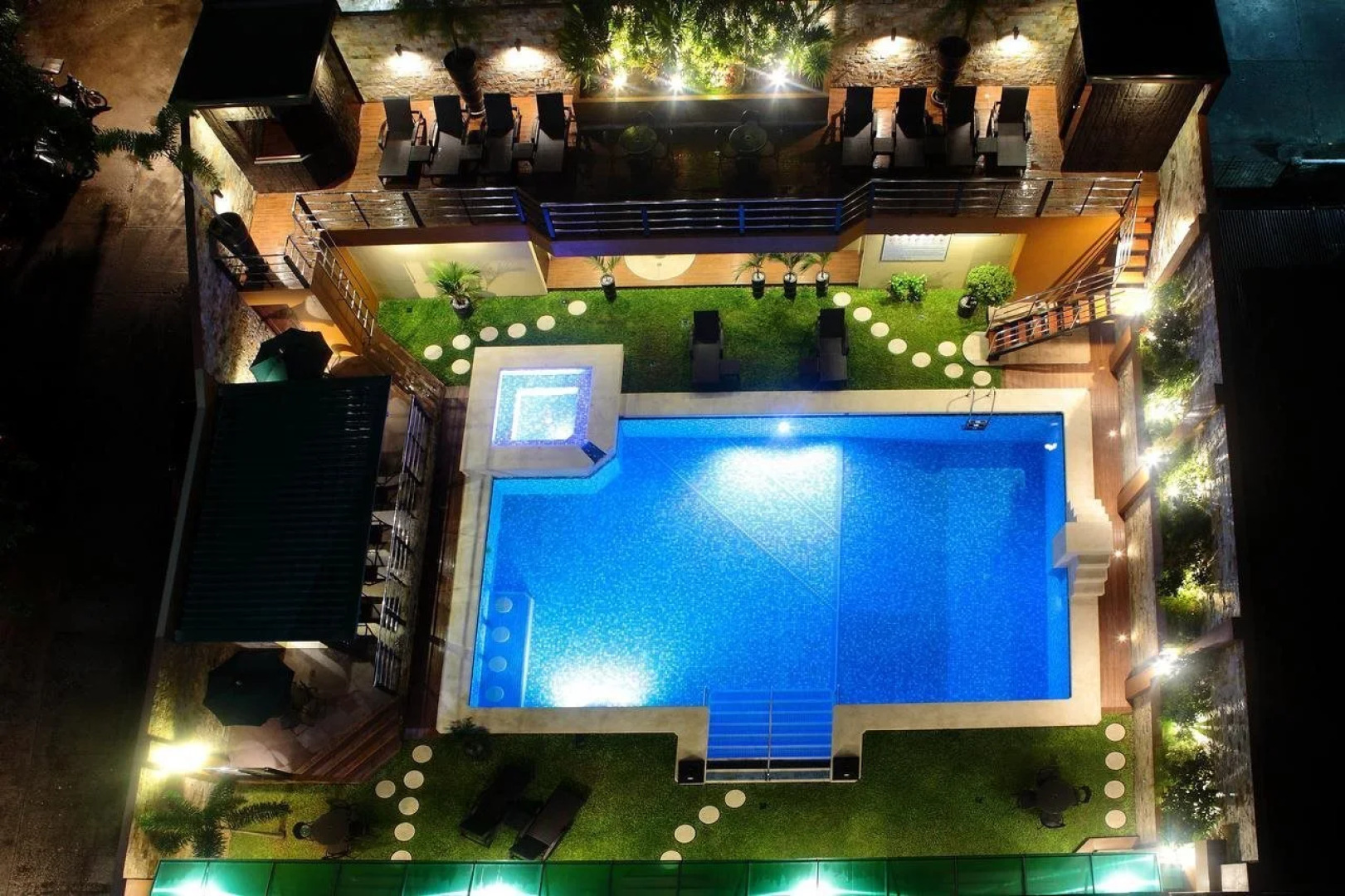 Queen’s Hotel by BON Hotels