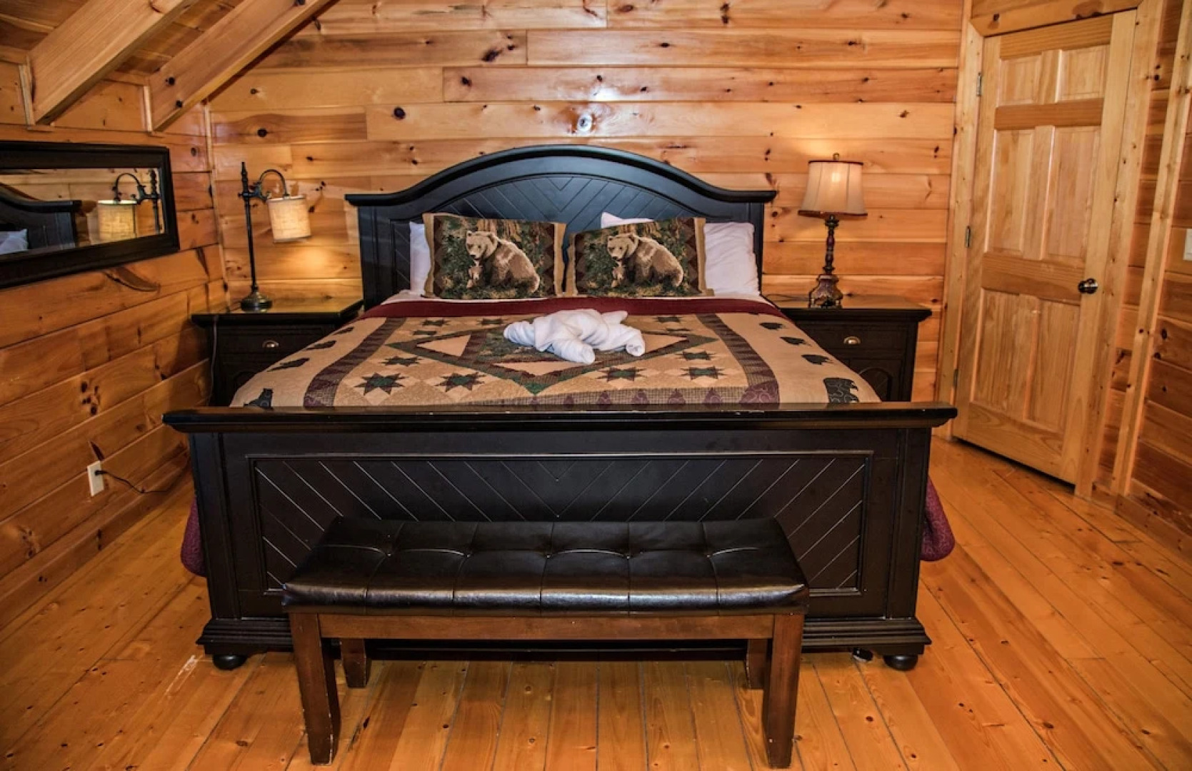 Wolfsong Lodge 5 Bedrooms 4.5 Bathrooms Cabin