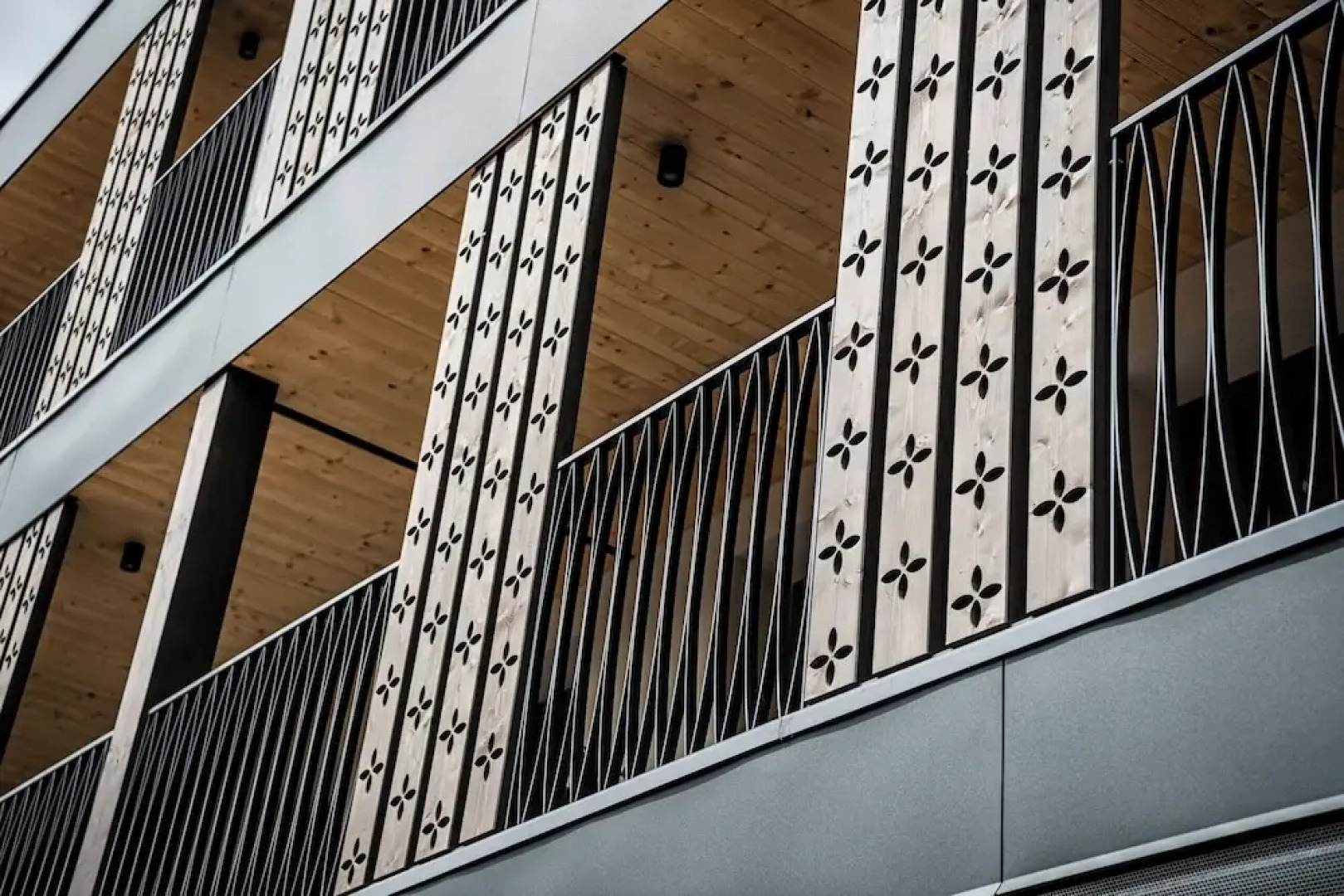 Aois 4 Elements suits