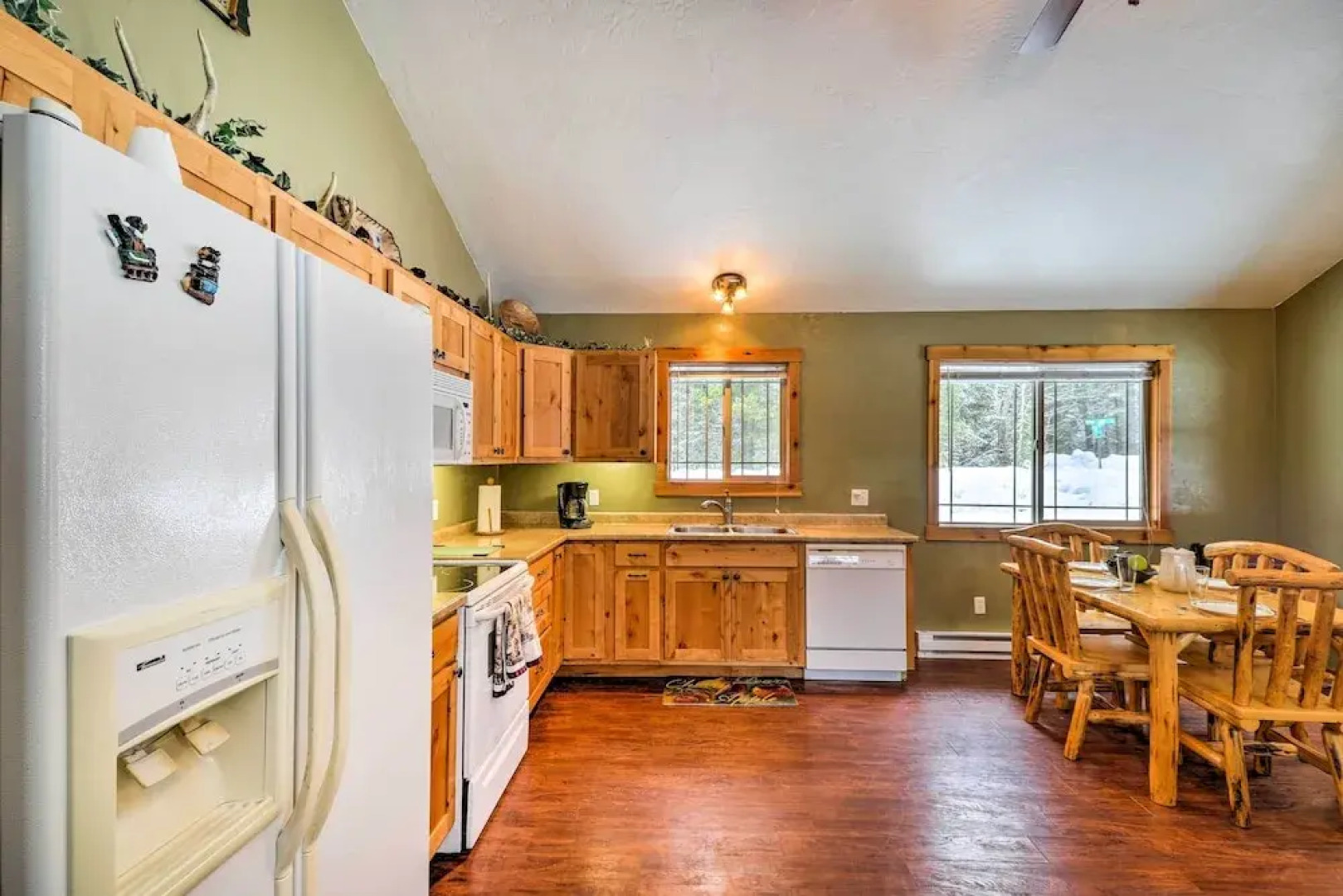 Hungry Horse Cabin: 11 Mi to Glacier National Park