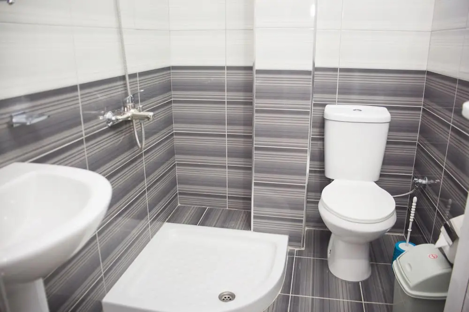 Aleksander Apartments