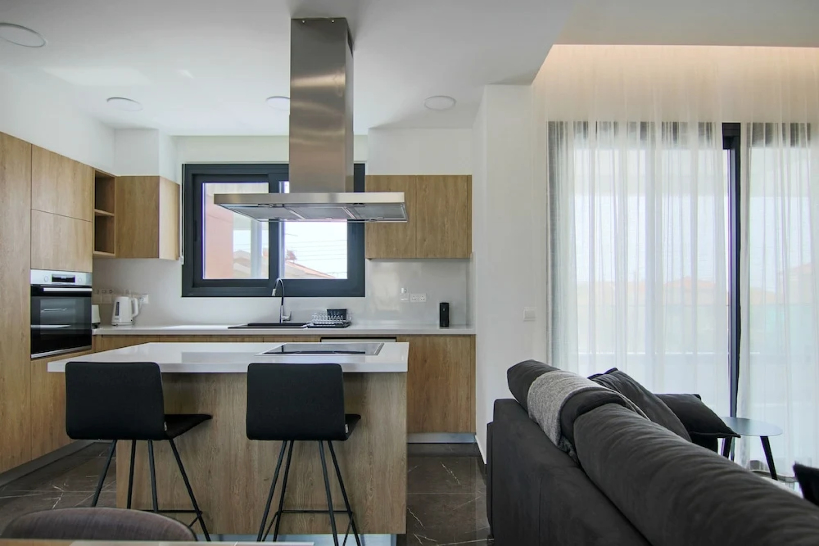 Phaedrus Living: City View Anna Residence 101