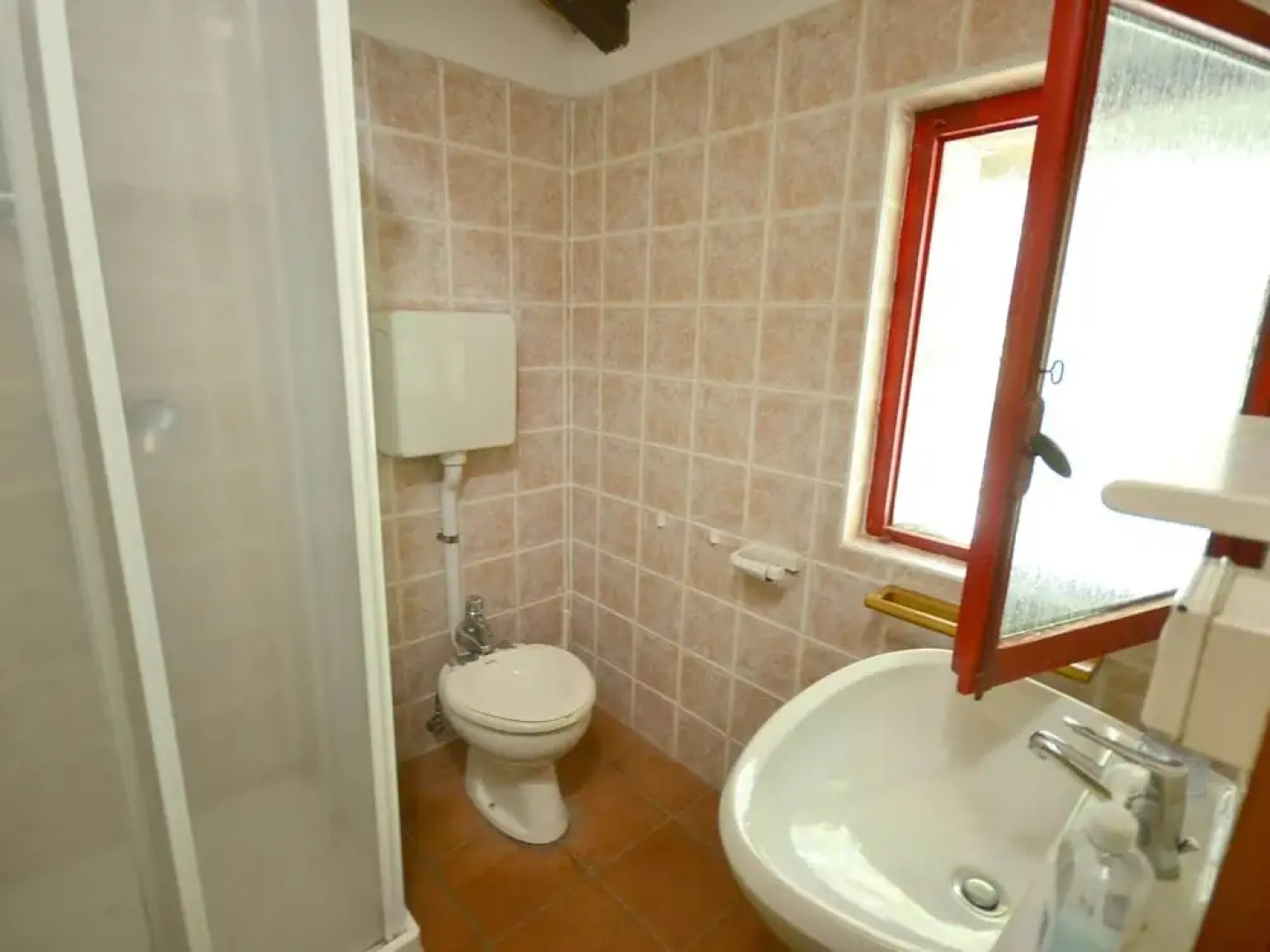 Bright Holiday Home in San Marcello with Pool near Meadows