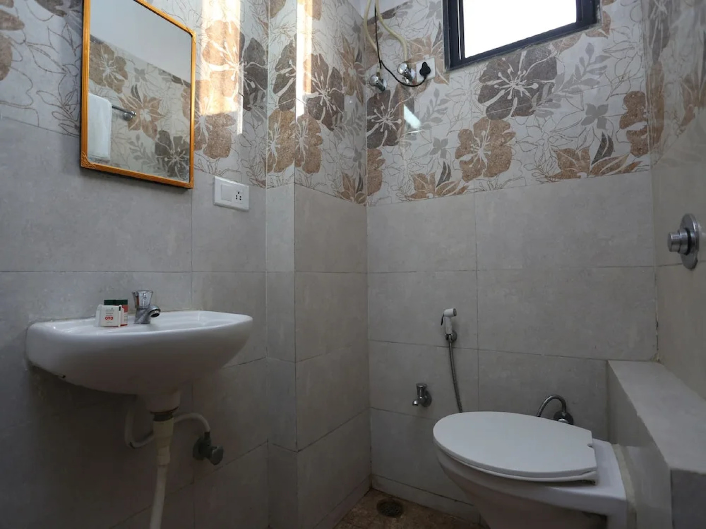 OYO 26931 Madhav Bhavan