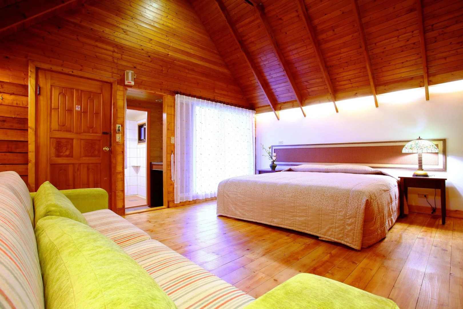 Atunas Holiday Country