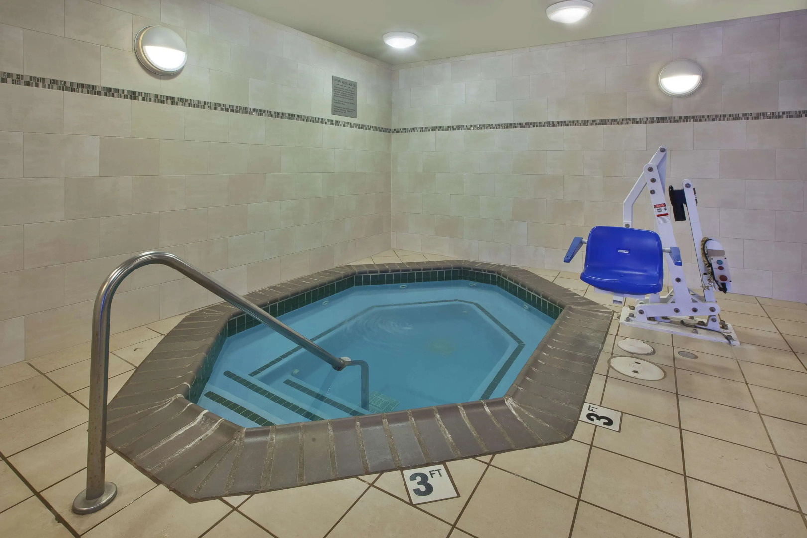 Country Inn & Suites by Radisson, Big Rapids, MI