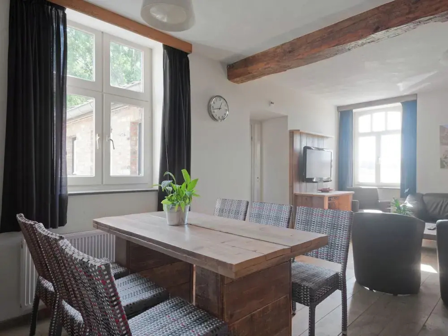 Vintage Farmhouse in Bemelen with Forest near