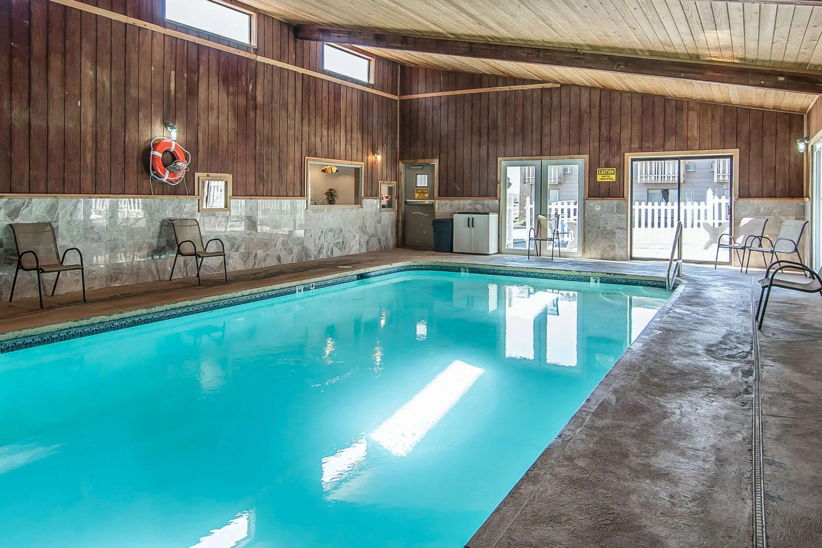 Econo Lodge Inn & Suites Madras