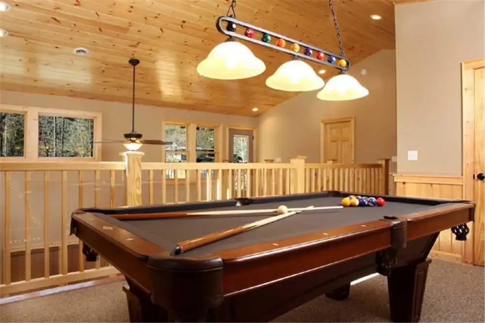 River Memories 3 Bedroom Home with Hot Tub