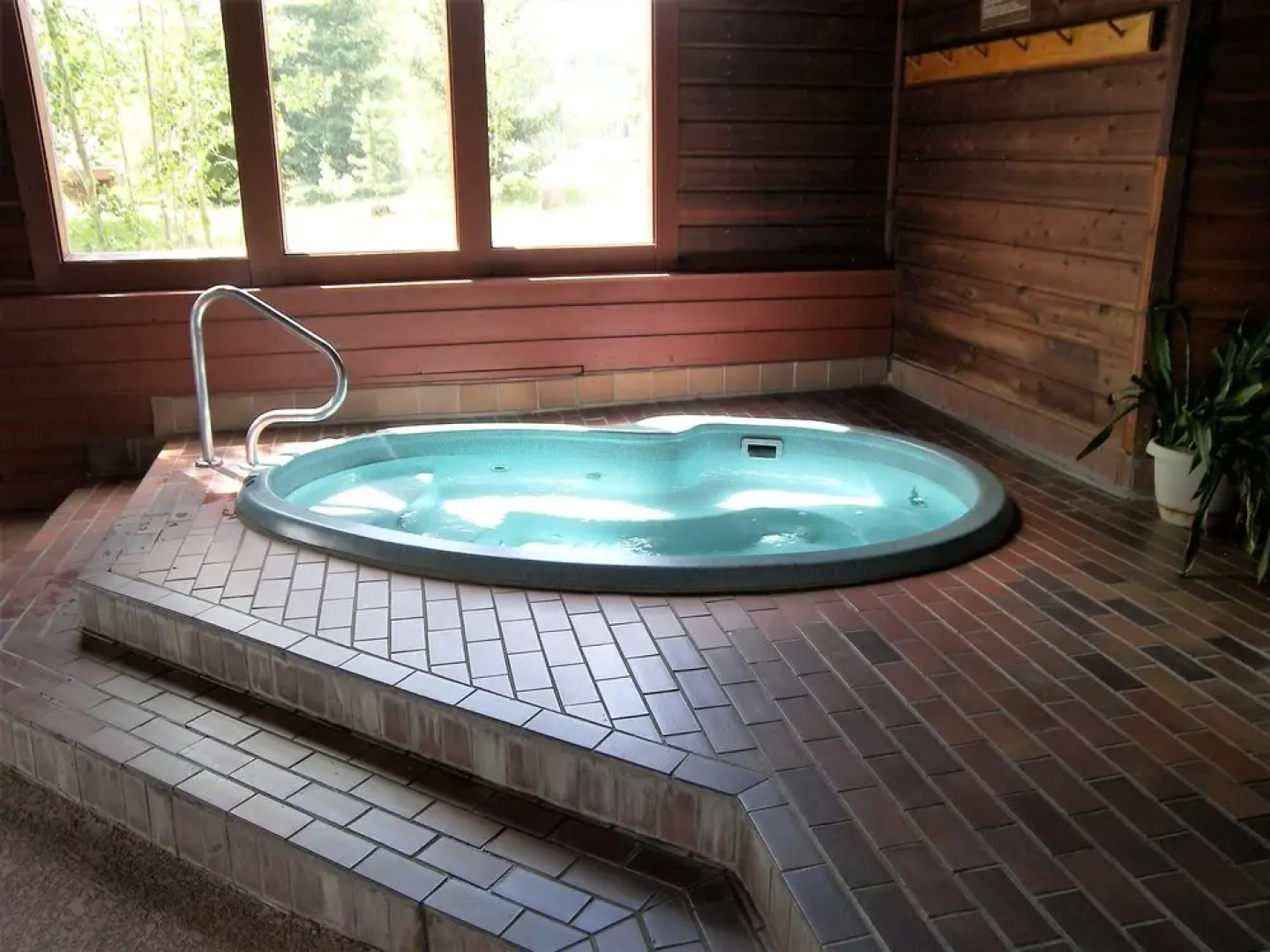 Snowscape 2 bed 2 bath 2 Br condo by RedAwning