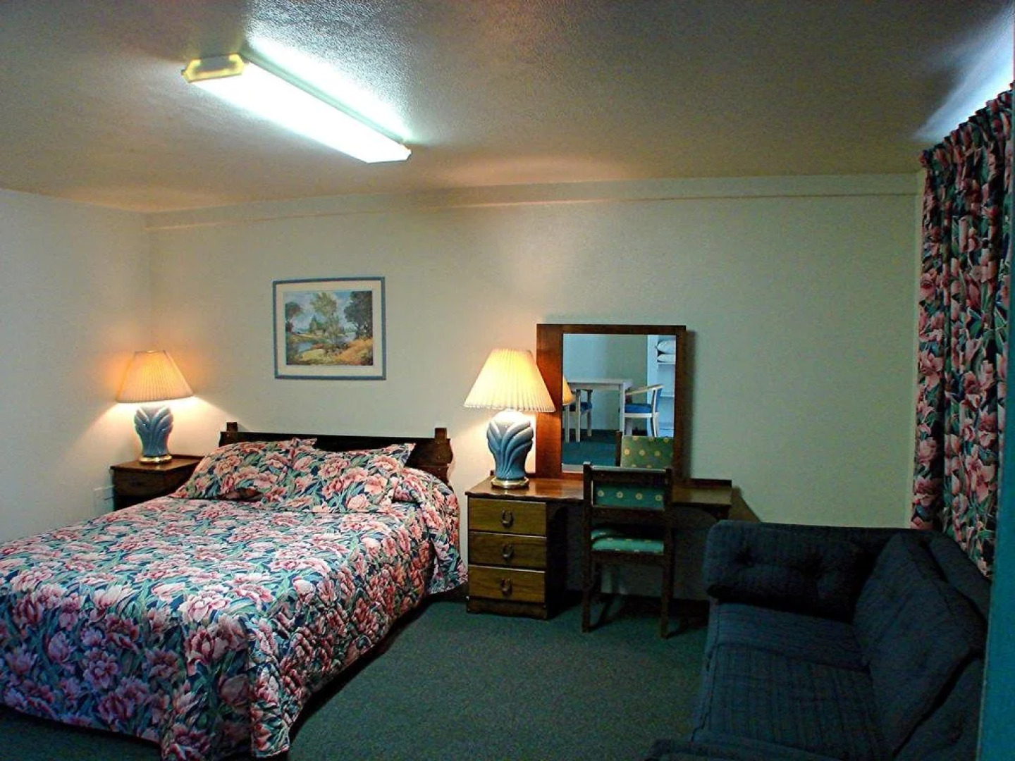 Azure Hills Inn & Suites