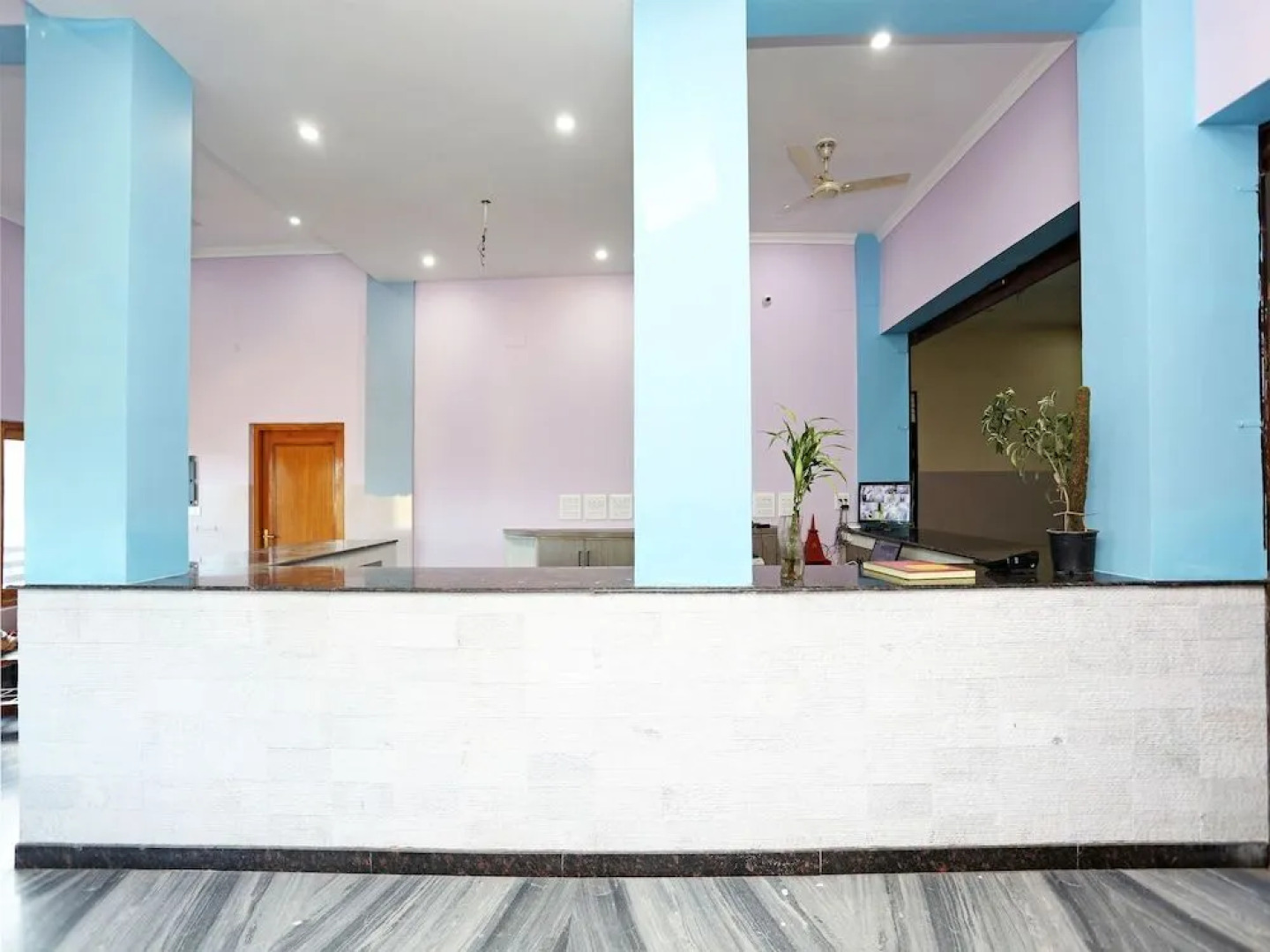 Oyo 19638 Hotel Jay Continental