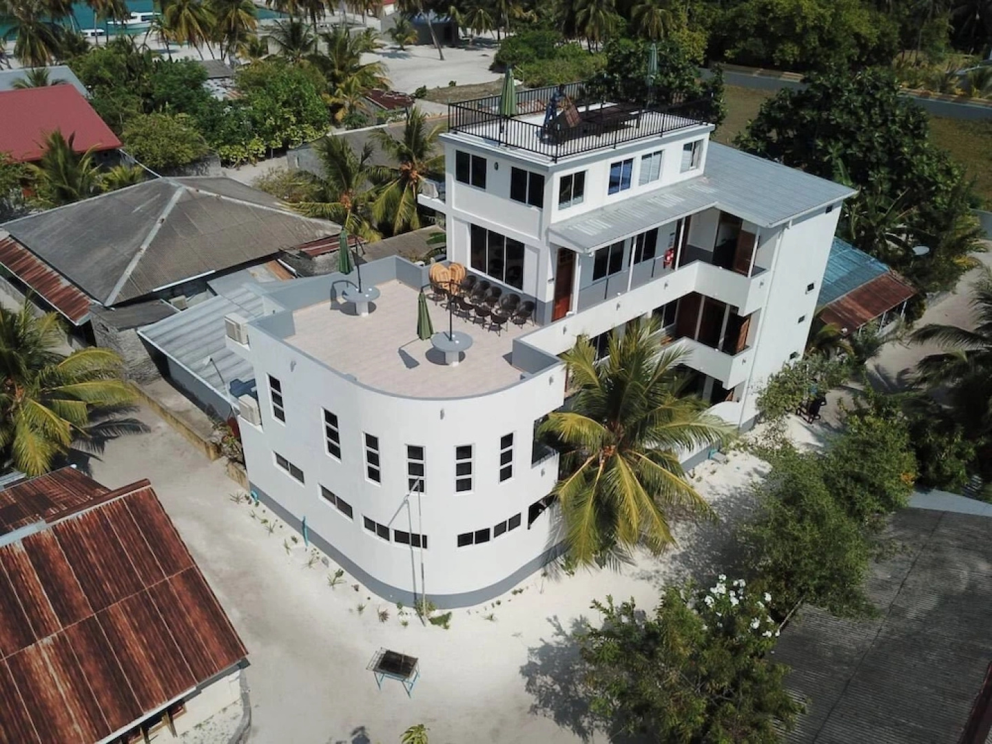 Five Coral Inn