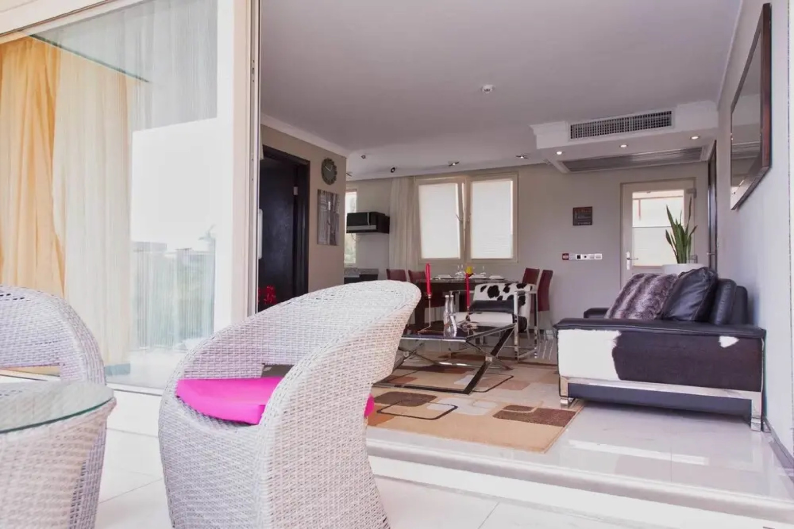 Red Mango Apartment Hotel