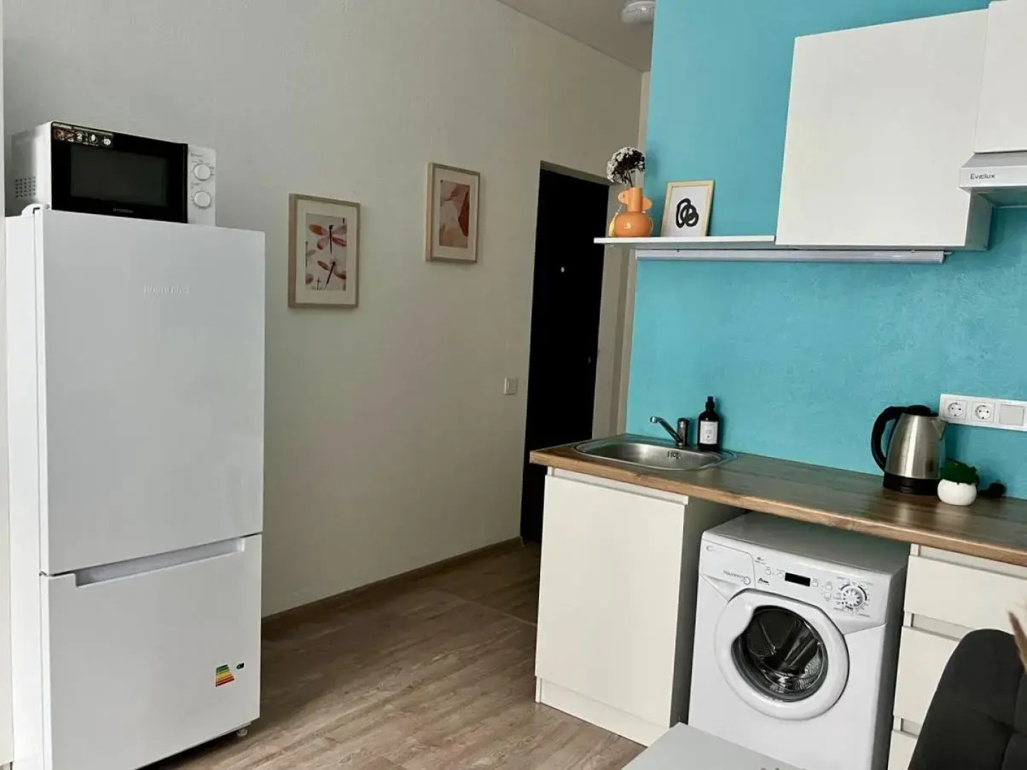 Хэппи Пипл на ул. Генерала Дьяконова, д.3