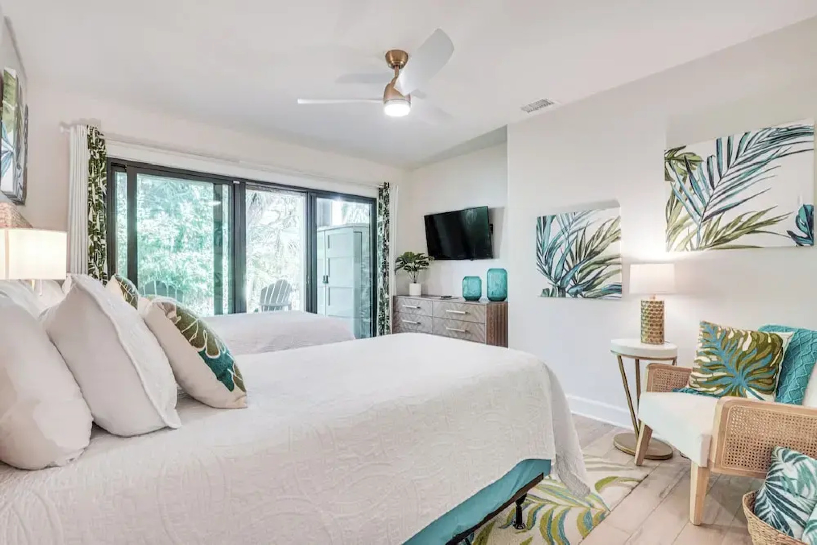 Luxe Tropical Resort Escape - Beaches Nearby!