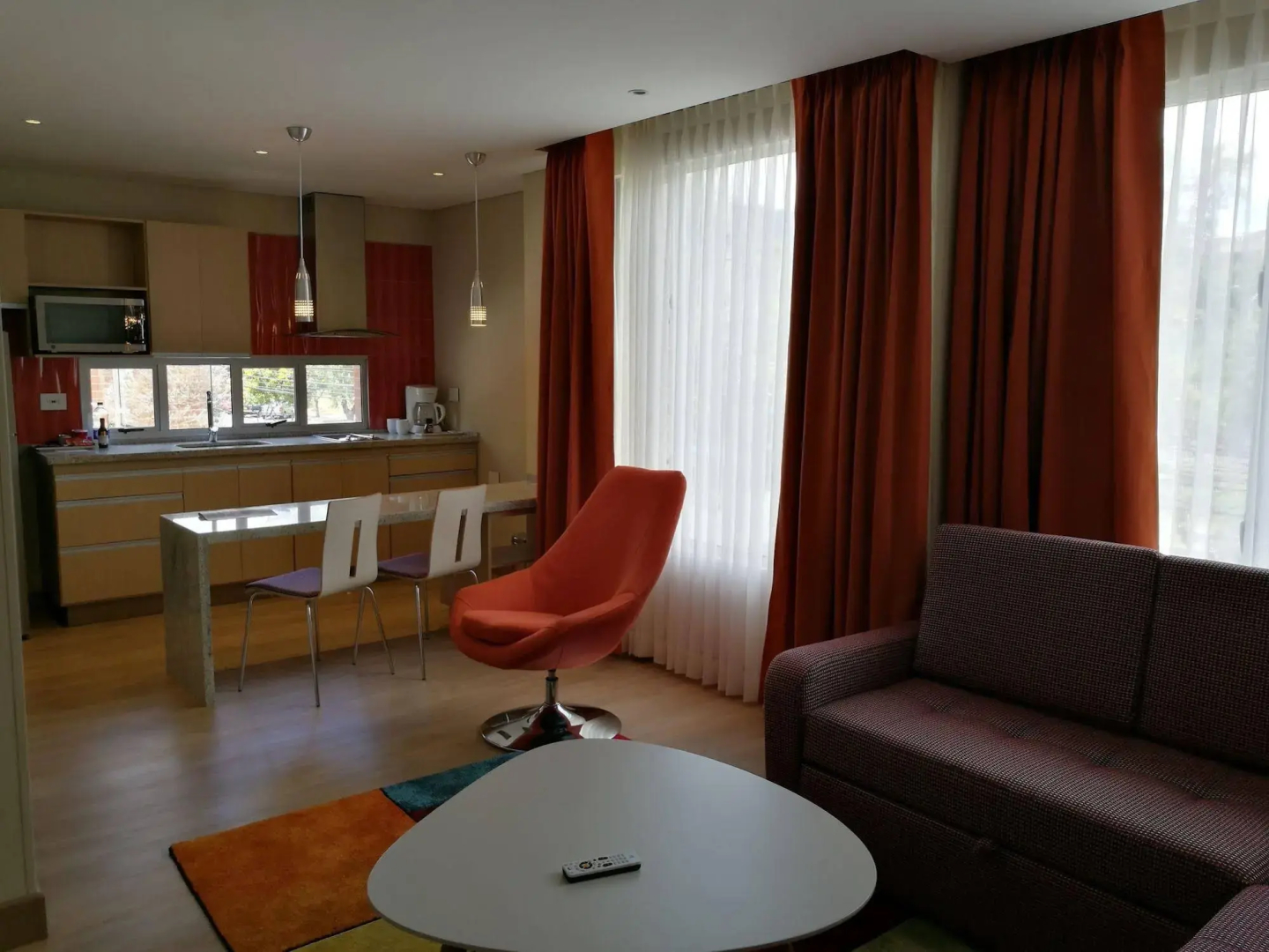 Hotel Plaza Suites