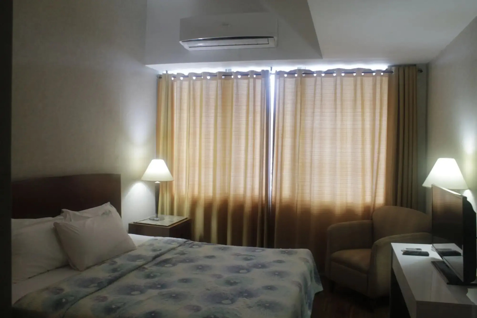 The Pearl Manila Hotel