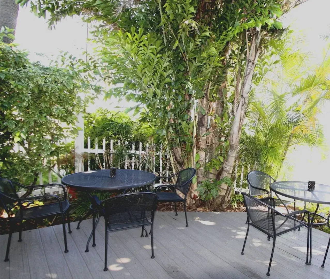 Island Breeze Inn