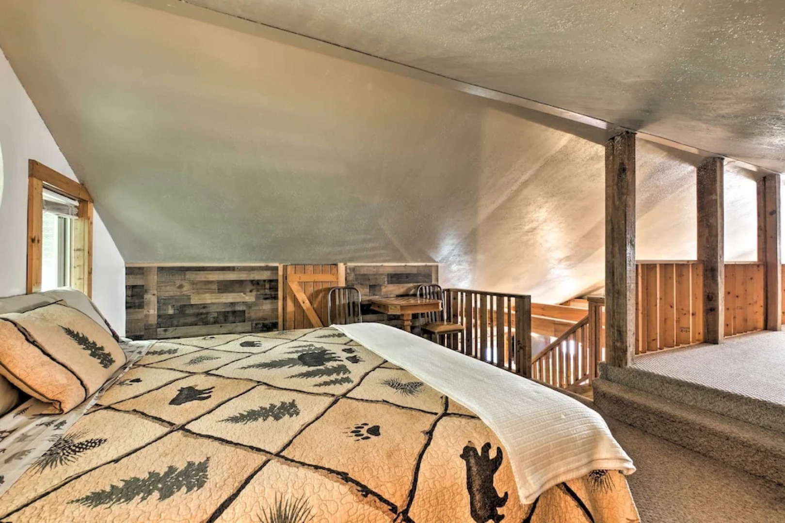 Tenn River Cabin w/ Hot Tub - 10 Mi to Chattanooga