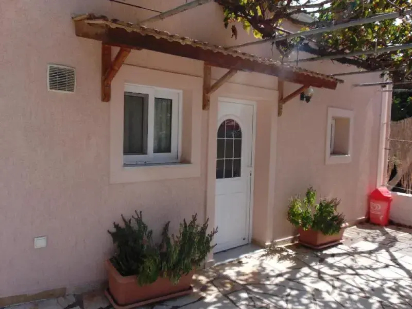 Marina Apartments & Studios