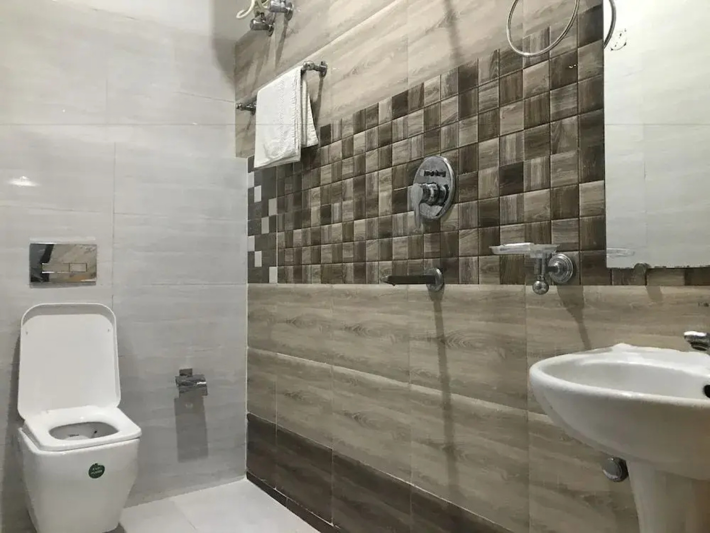 Hotel Minakshi International