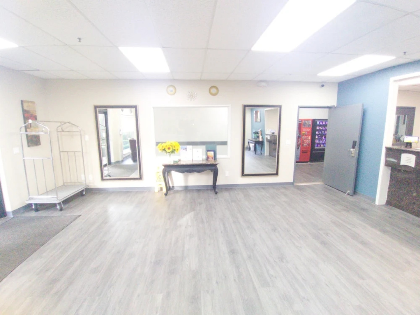 GuestHouse Inn & Suites Wilsonville