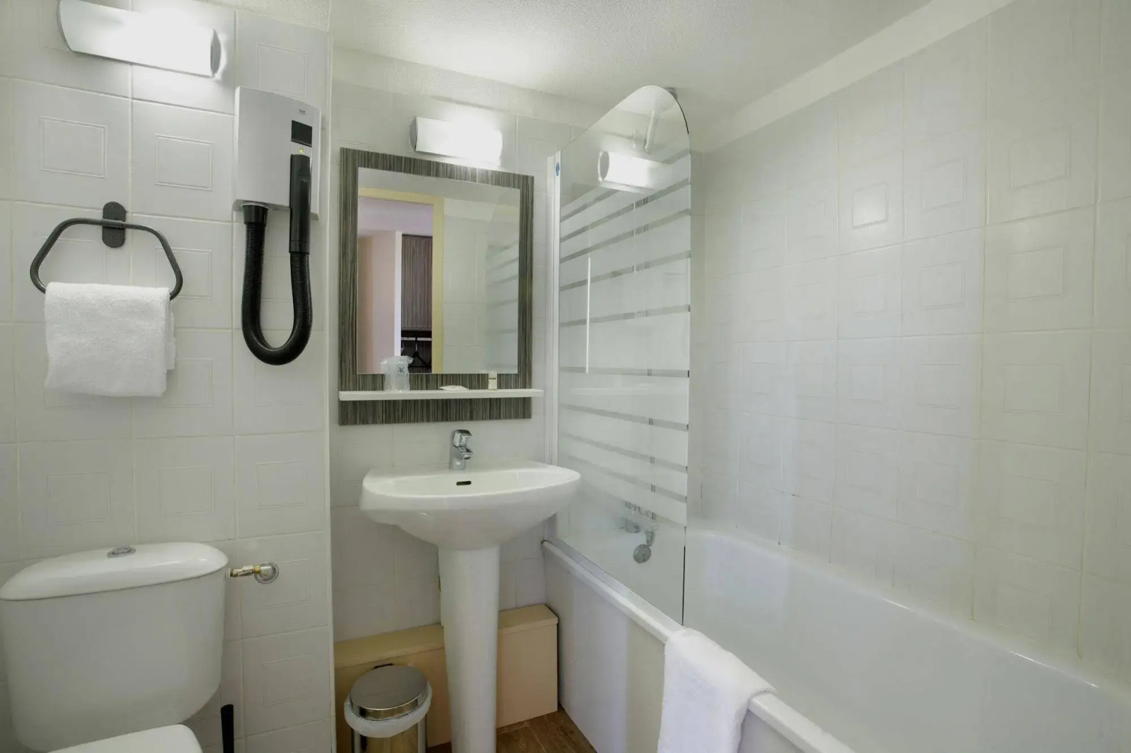 The Originals City, Hôtel L'Acropole