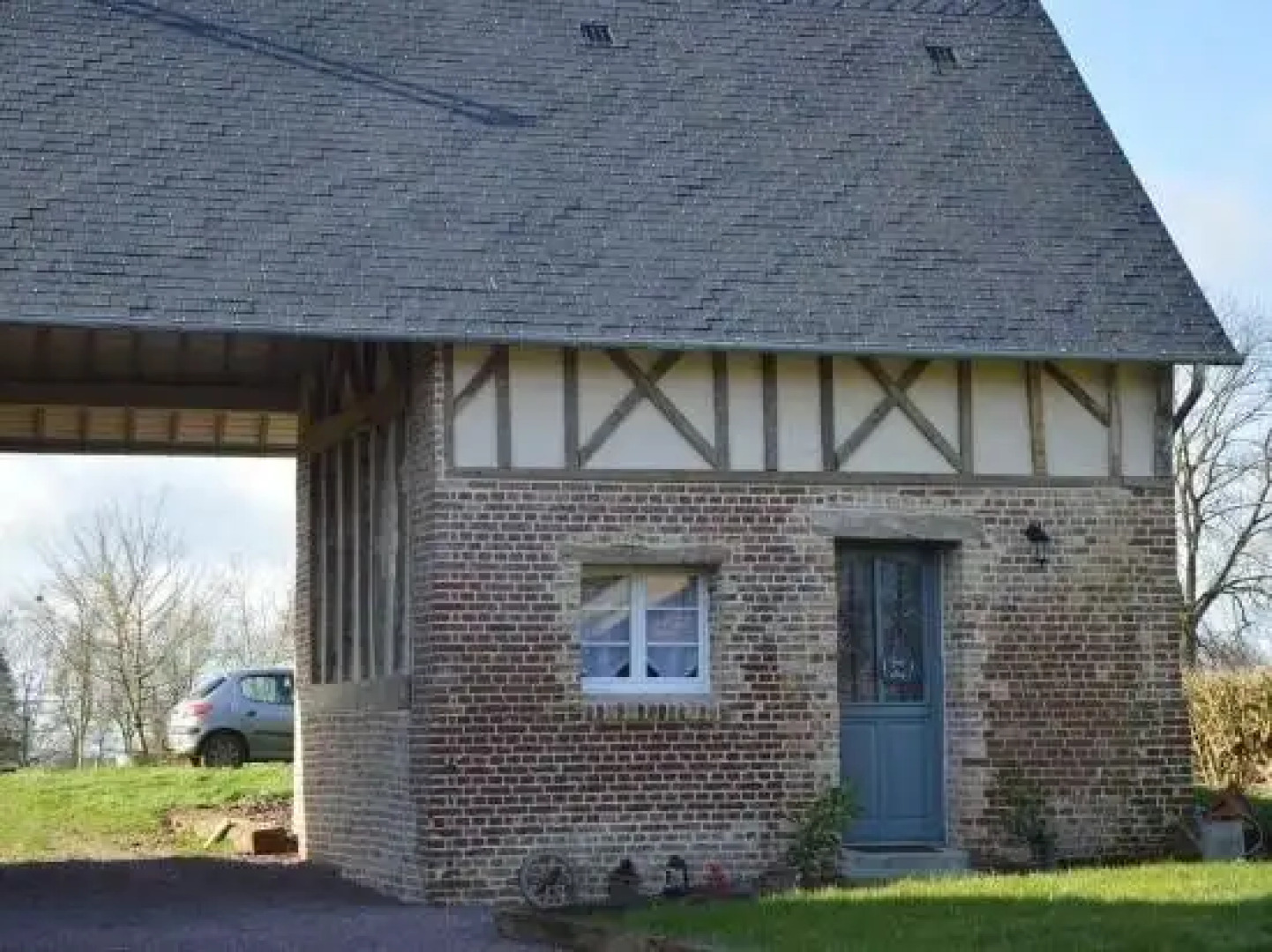 Le Clos Charmaine