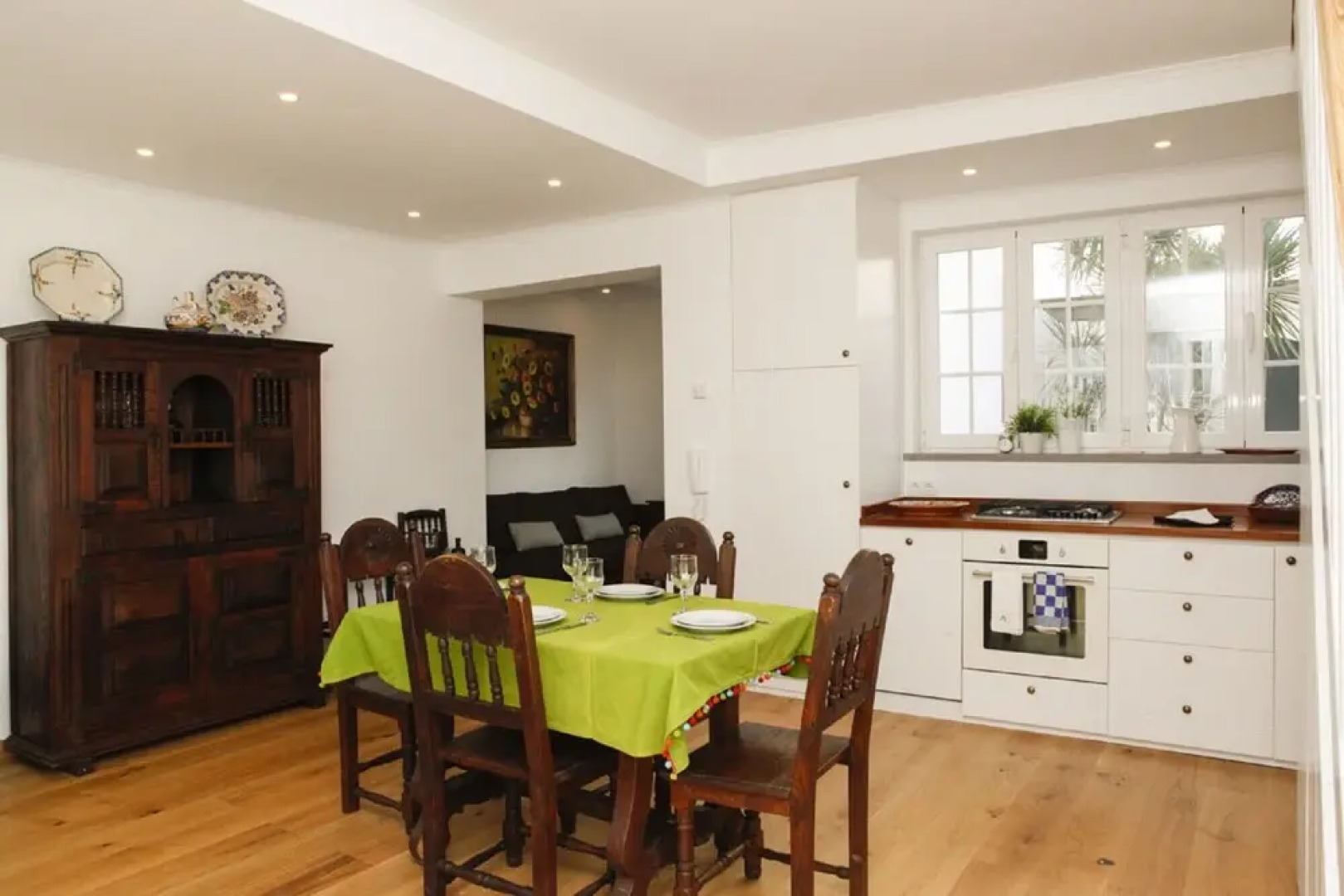 Cushy Apartment with garden in Estoril