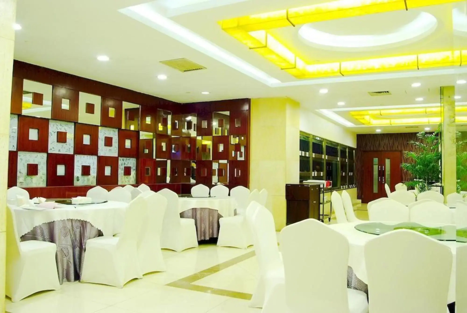 Rising International City Hotel