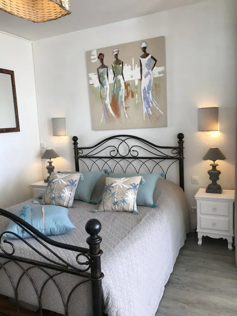 Ti. Maanga vue mer et pieds dans l'eau