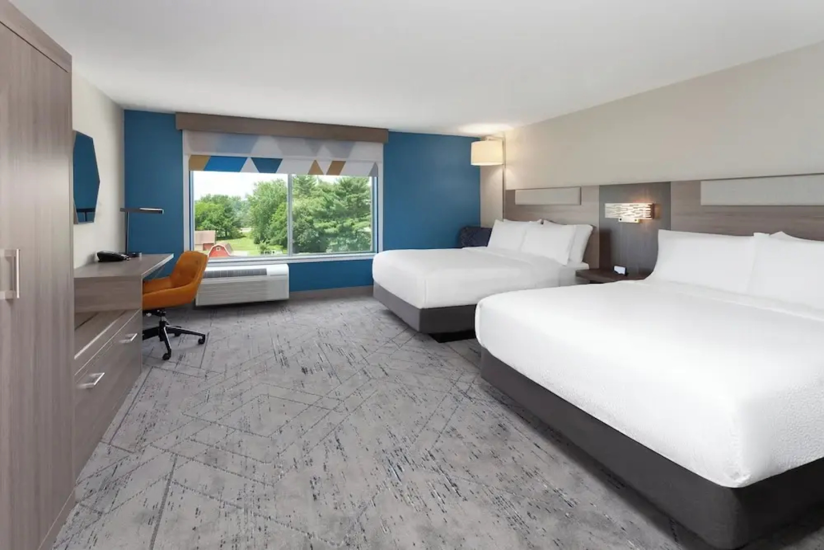 Holiday Inn Express & Suites Reedsburg - Dells Area by IHG