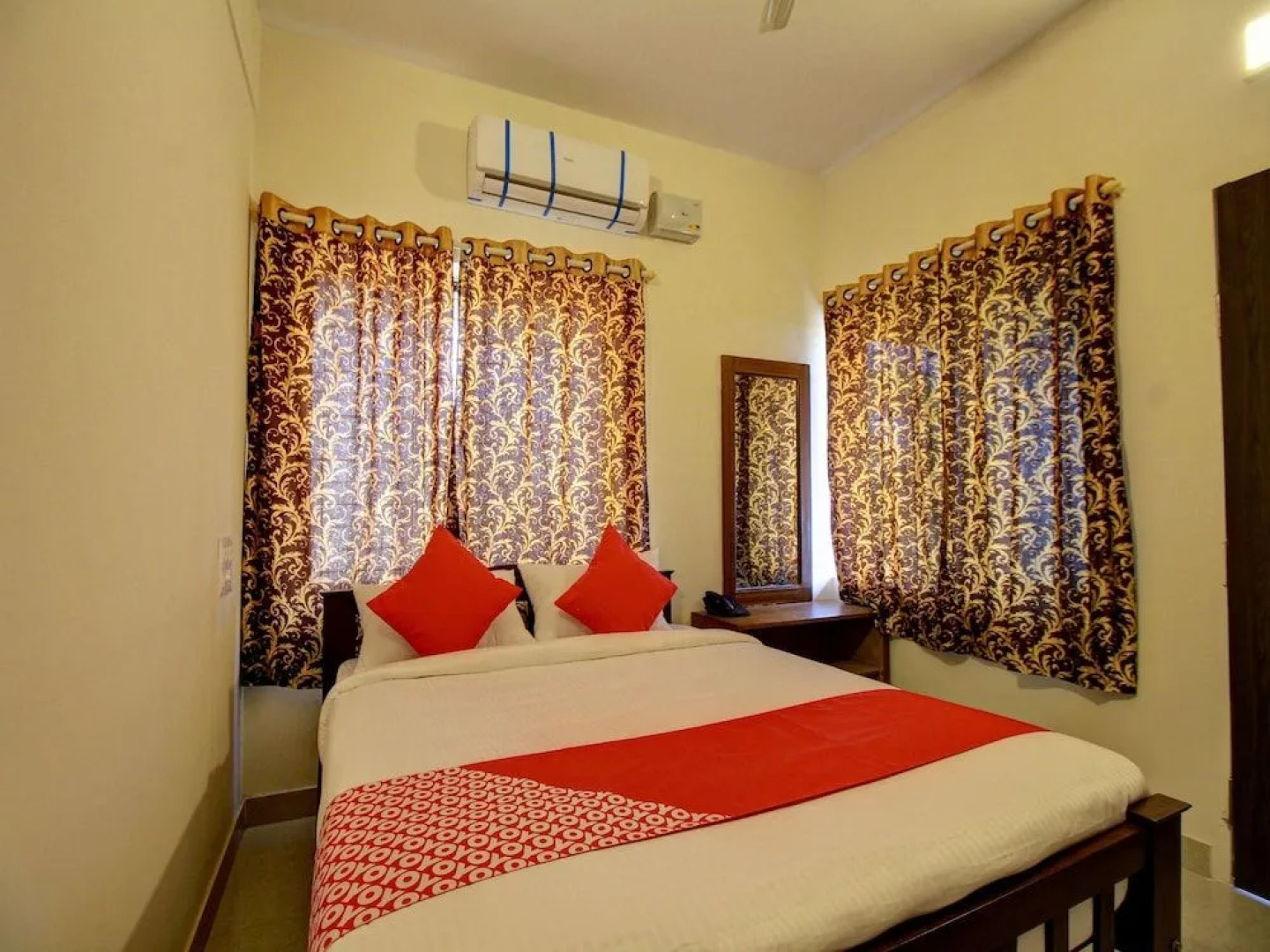 OYO 16667 Taj Palace