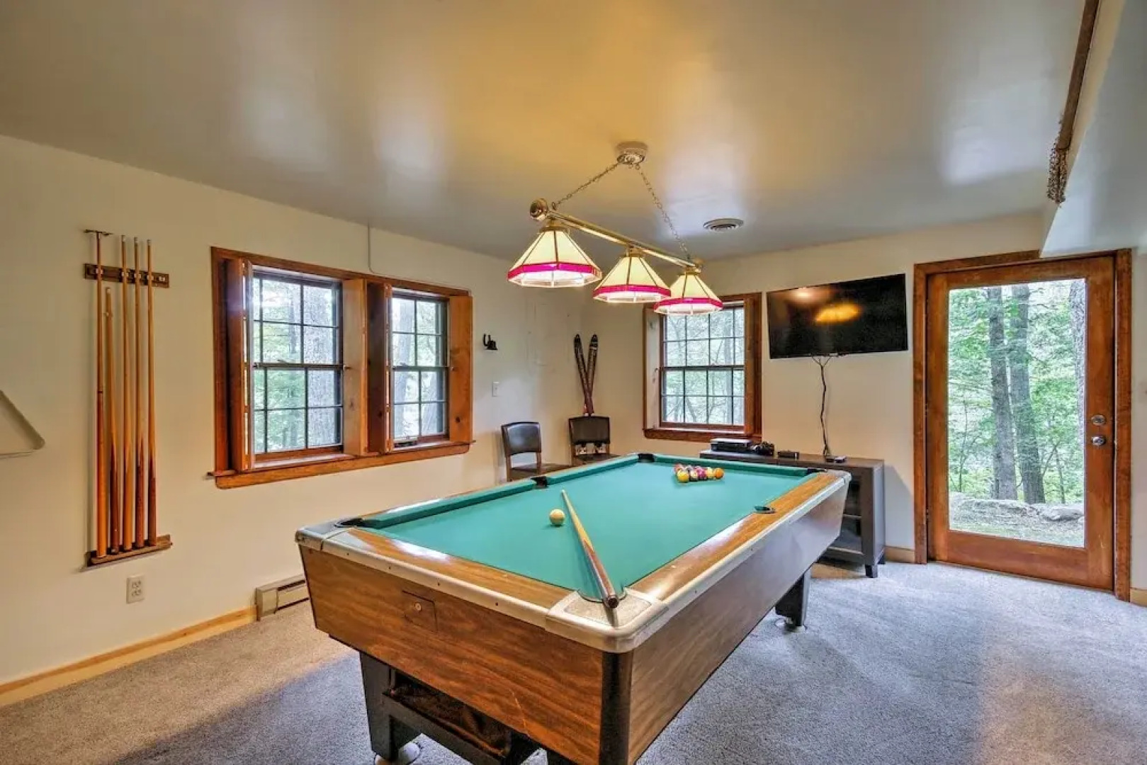 Family-friendly Massanutten Log Home w/ Views!